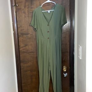 Old Navy army green jumpsuit (size large)